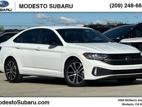 Used 2024 Volkswagen Jetta Sport image 1