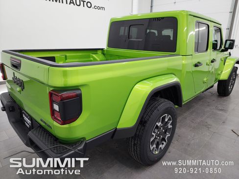 New 2026 Jeep Gladiator Sport image 4