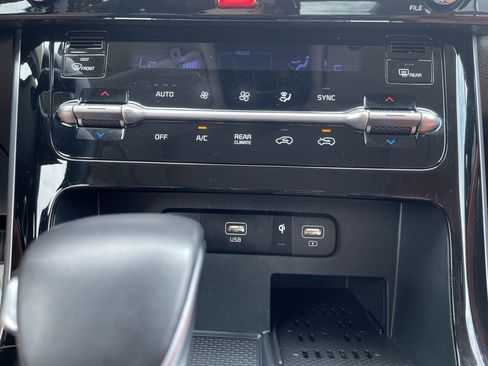 Used 2024 Kia Carnival SX Prestige image 17