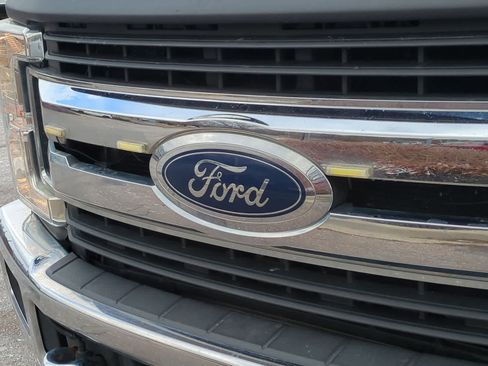 Used 2017 Ford F350 XLT w/ XLT Premium Package image 12