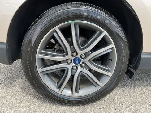 Used 2020 Ford Edge Titanium FWD image 15