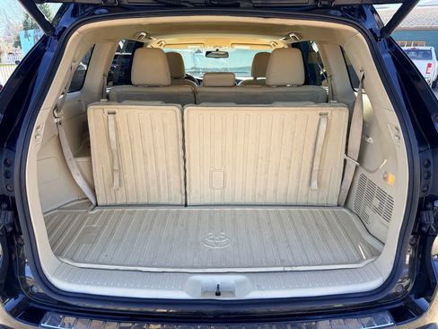 Used 2014 Toyota Highlander XLE image 11