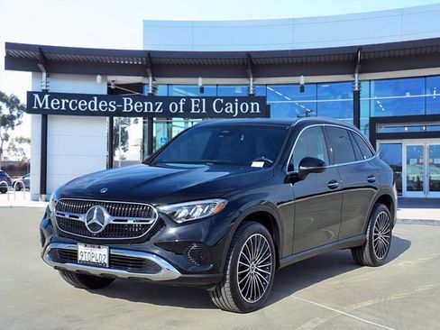 Used 2025 Mercedes-Benz GLC 300 image 1