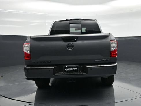 Used 2019 Nissan Titan SV w/ SV Convenience Package RWD image 28