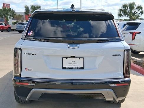 New 2026 Cadillac Vistiq Sport image 9