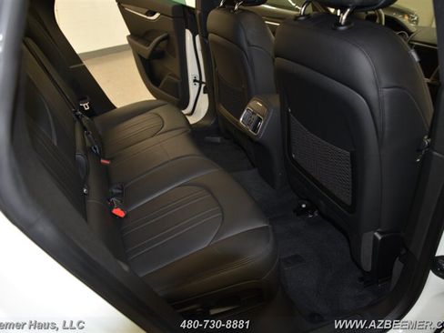 Used 2021 Maserati Levante image 20