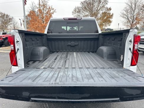 Used 2021 Chevrolet Silverado 1500 LT Trail Boss w/ Convenience Package II image 9