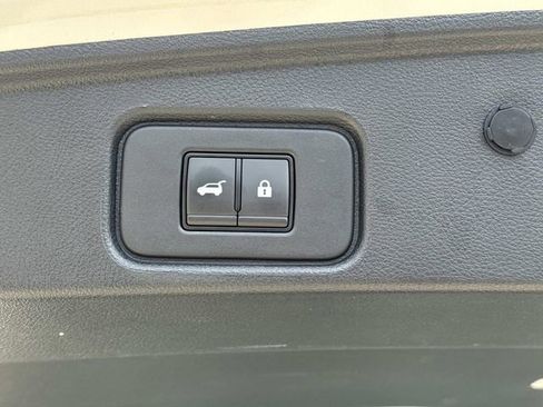 Used 2023 Nissan Pathfinder SL w/ Lighting Package (N92) FWD image 15