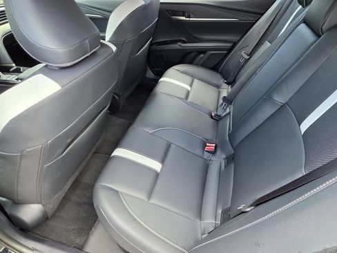 Used 2025 Toyota Camry SE FWD image 9