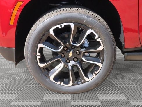 New 2026 Chevrolet Suburban High Country image 17