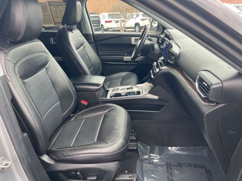 Used 2022 Ford Explorer Limited image 27
