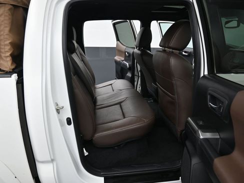 Certified 2020 Toyota Tacoma Limited image 32