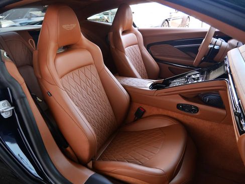 Used 2025 Aston Martin DB12 Coupe RWD image 12