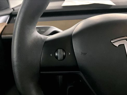 Used 2023 Tesla Model Y AWD image 23