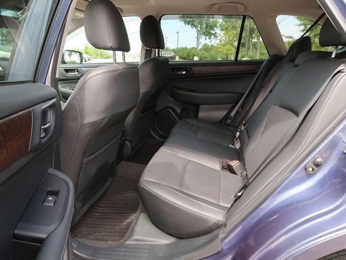 Used 2017 Subaru Outback 2.5i Limited AWD/4WD image 17