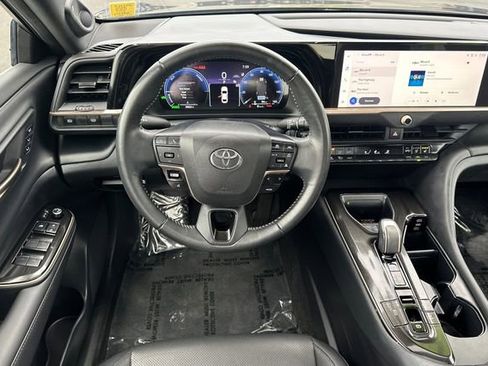 Certified 2024 Toyota Crown AWD/4WD image 19