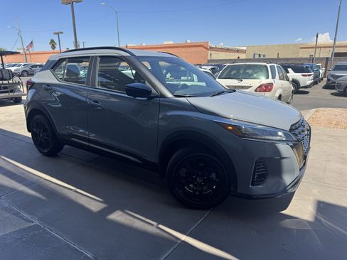 Used 2023 Nissan Kicks SR image 6