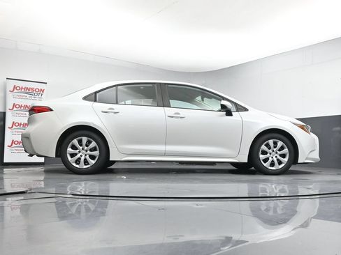 Used 2022 Toyota Corolla LE FWD image 38