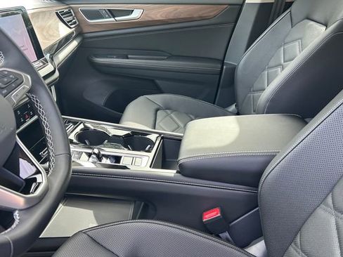 New 2026 Volkswagen Atlas SE FWD image 9