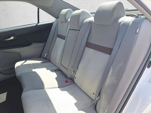 Used 2013 Toyota Camry LE FWD image 14