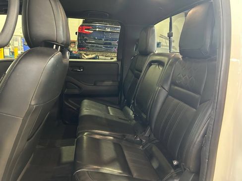 Used 2022 Nissan Frontier PRO-4X AWD/4WD image 38