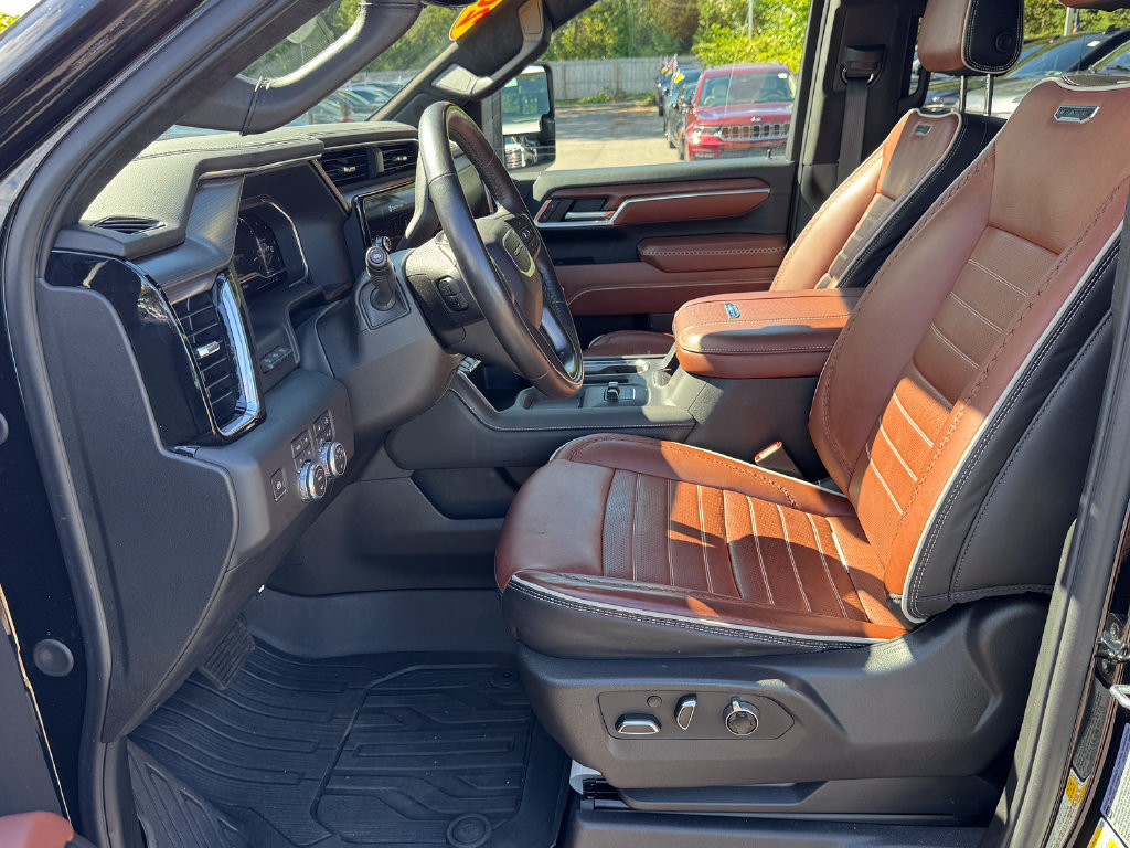 Used 2025 GMC Sierra 3500 Denali Ultimate AWD/4WD image 24