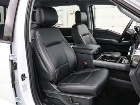 New 2026 Ford F250 Lariat w/ Black Appearance Package image 22