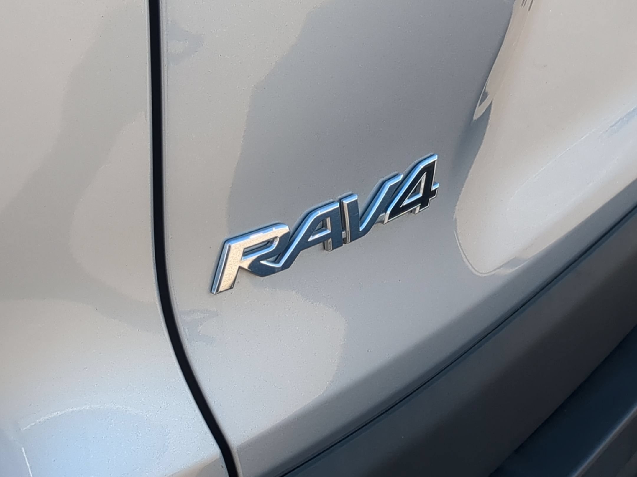 Used 2021 Toyota RAV4 LE AWD/4WD image 29