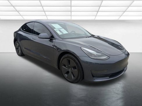 Used 2023 Tesla Model 3 Standard Range RWD image 1