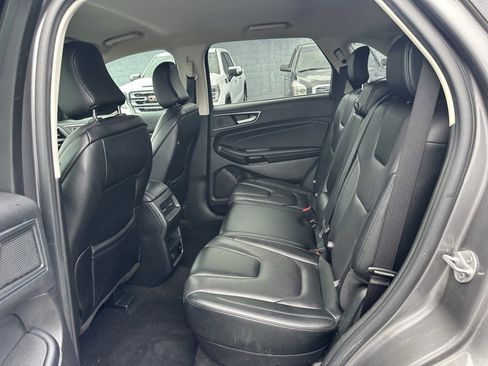 Used 2022 Ford Edge Titanium image 19