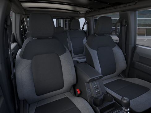New 2025 Ford Bronco 4-Door image 10