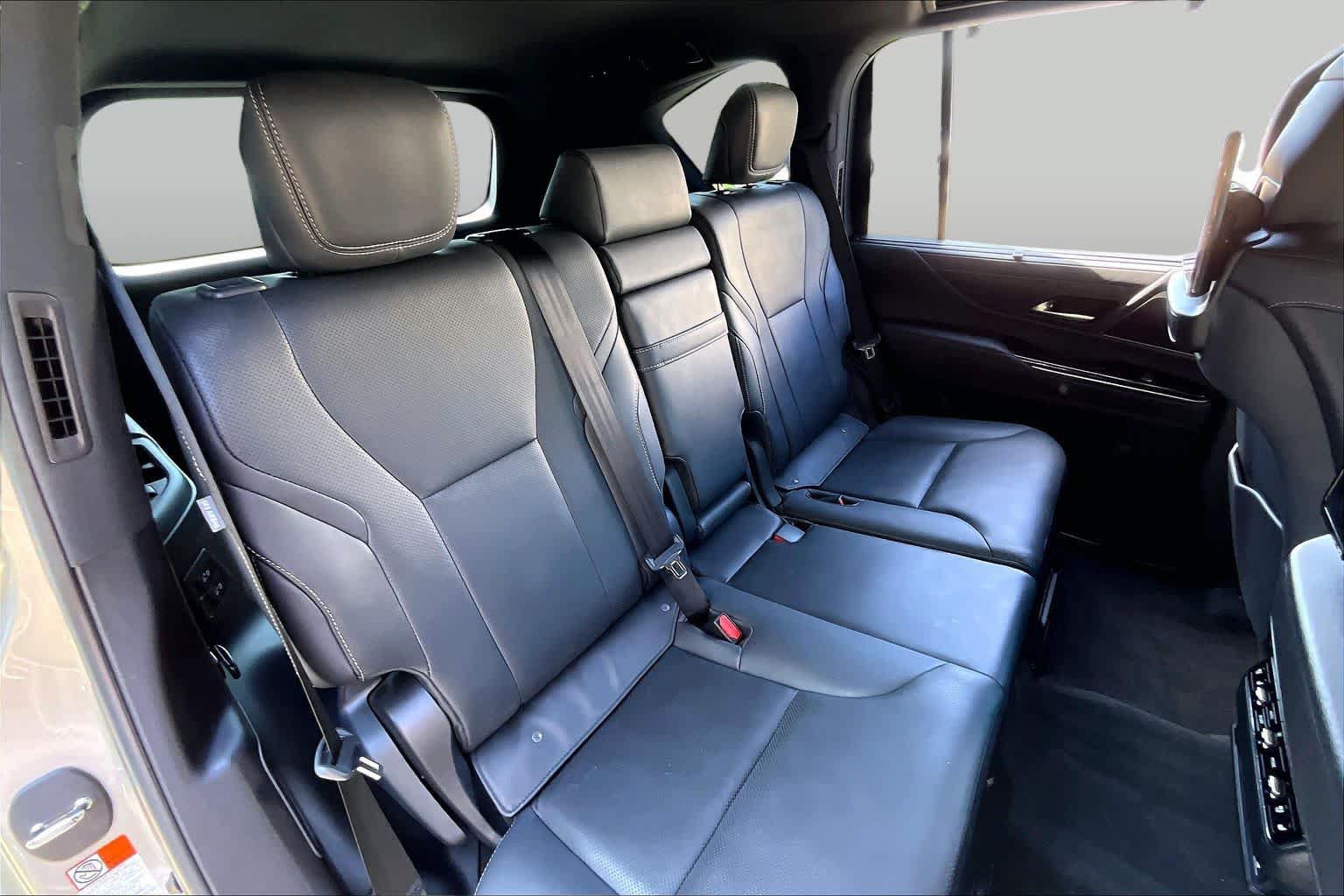 Used 2023 Lexus LX 600 4WD w/ Appearance Package image 17