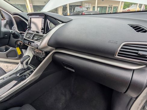Used 2020 Mitsubishi Eclipse Cross ES FWD image 18