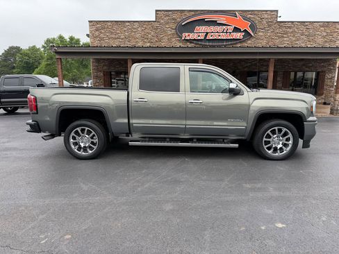 Used 2017 GMC Sierra 1500 Denali AWD/4WD image 5
