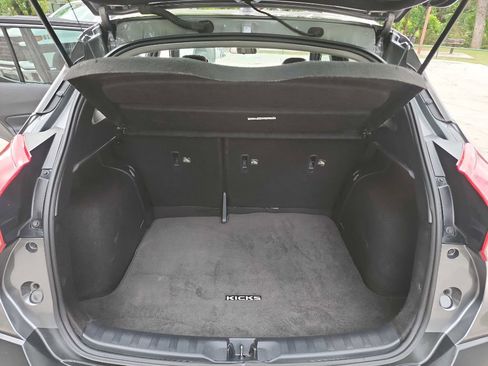 Used 2019 Nissan Kicks SR w/ SR Premium Package FWD image 26