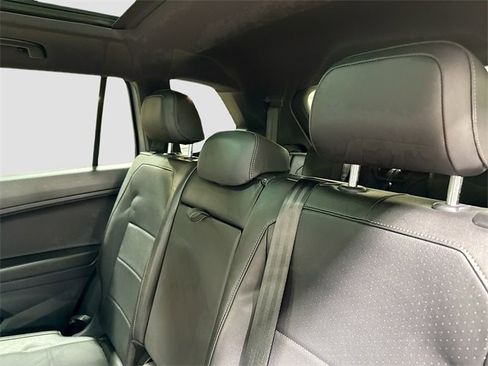 Used 2020 Volkswagen Tiguan SE R-Line w/ 3rd Row Seat Package image 26