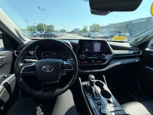 Used 2020 Toyota Highlander Limited AWD/4WD image 8