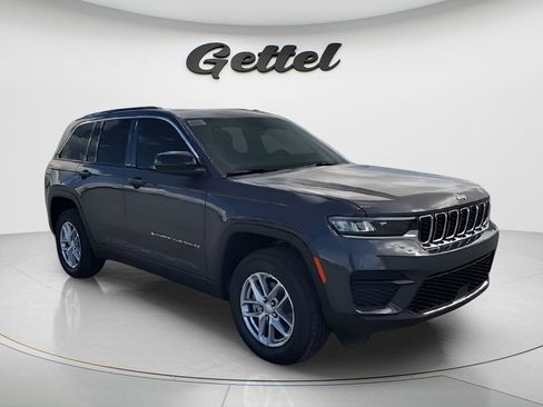 New 2025 Jeep Grand Cherokee Laredo image 2