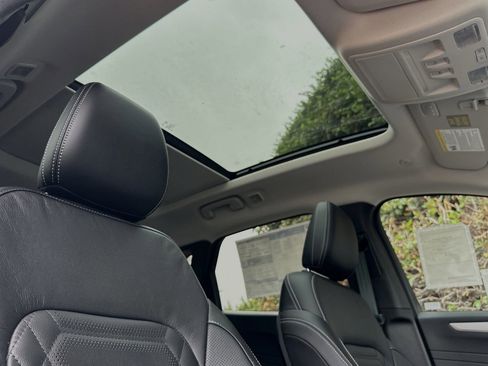 New 2024 Ford Escape SE w/ PHEV Premium Package image 14