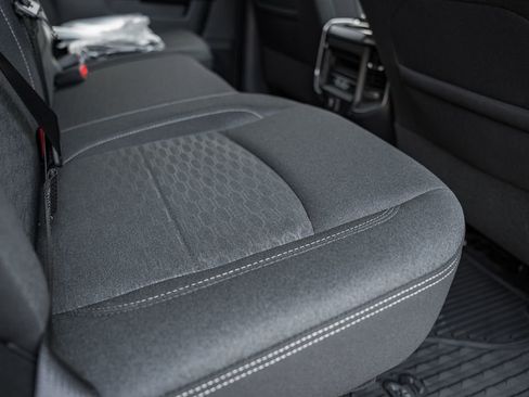 New 2026 RAM 2500 Big Horn AWD/4WD image 36