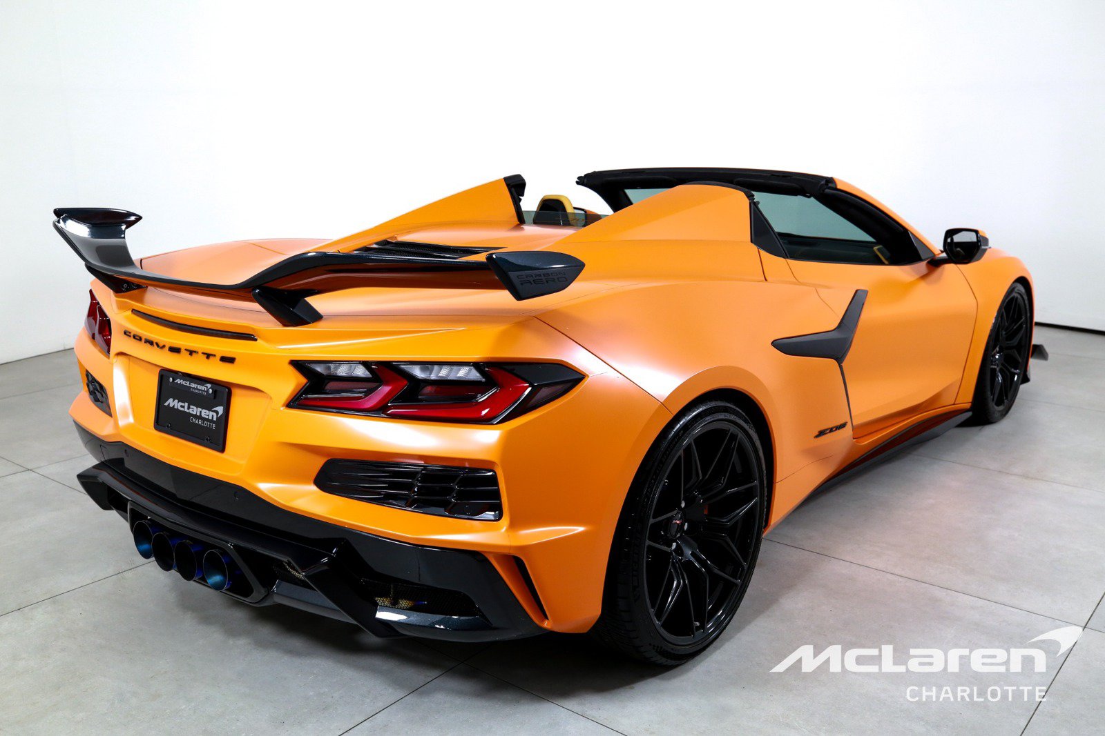 Used 2023 Chevrolet Corvette Z06 w/ Z07 Performance Package RWD image 9