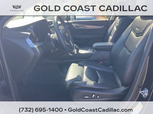 Used 2017 Cadillac XT5 Luxury w/ Driver Awareness Package image 14