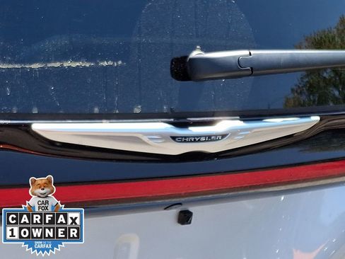 Used 2024 Chrysler Pacifica Touring-L FWD image 29