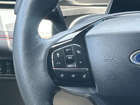 Used 2025 Ford Explorer ST-Line w/ ST-Line Street Pack AWD/4WD image 5
