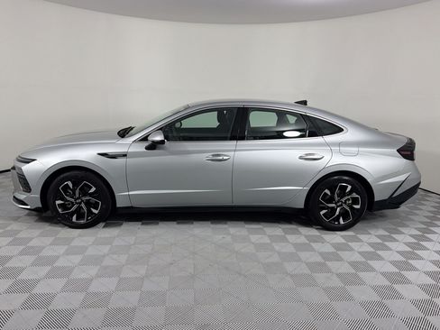 Used 2025 Hyundai Sonata SEL FWD image 2