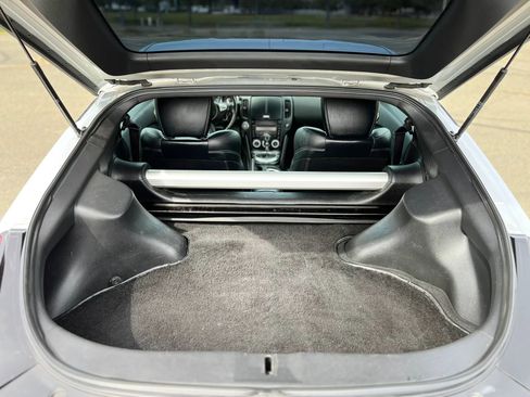 Used 2009 Nissan 370Z Touring w/ Sport Pkg RWD image 21