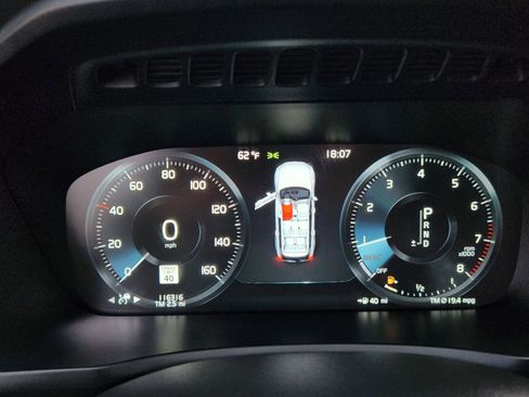 Used 2016 Volvo XC90 T6 Inscription w/ Vision Package image 9