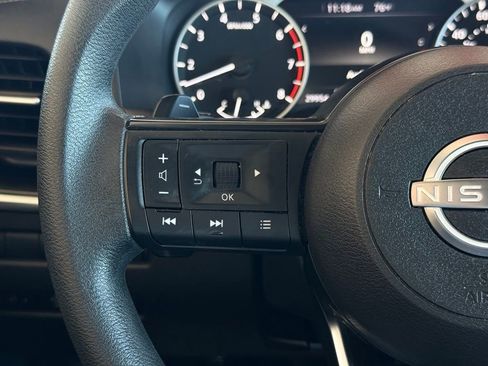 Certified 2024 Nissan Rogue SV FWD image 24