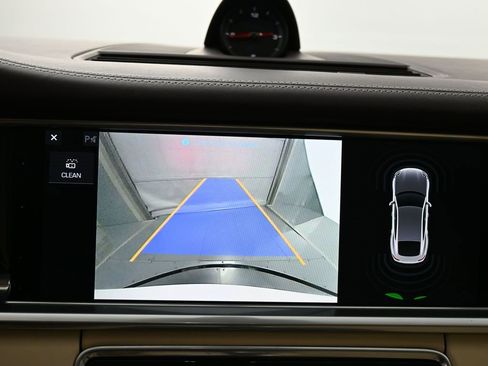 Used 2018 Porsche Panamera 4S image 10