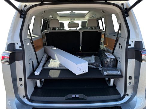 New 2025 Volkswagen ID. Buzz 1st Edition image 17